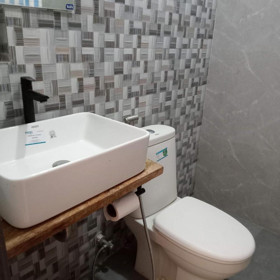 Baywalk Suites Batangas Laurel Buitenkant foto